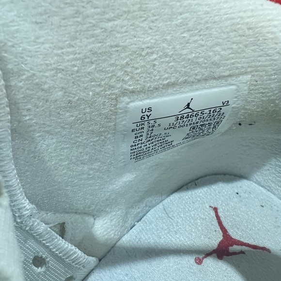 Air Jordan 6 Retro White/Red GS Sneakers Size 7 - Picture 3 of 7